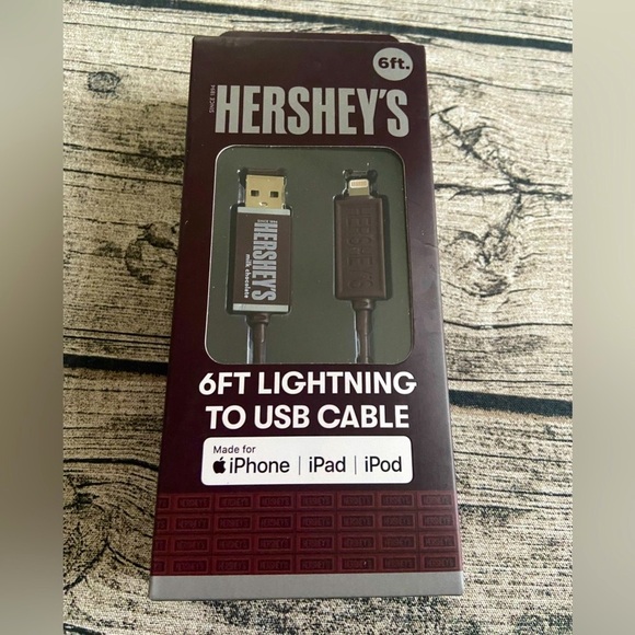 NWT! Lightning USB cable. Charger with Hershey’s candy bar design. New in box! - Picture 1 of 7